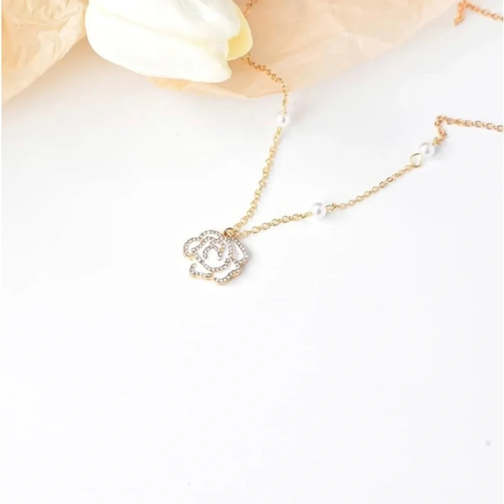 Beautiful Dainty Alloy Plated Rose Camellia Pearl Adjustable Necklace